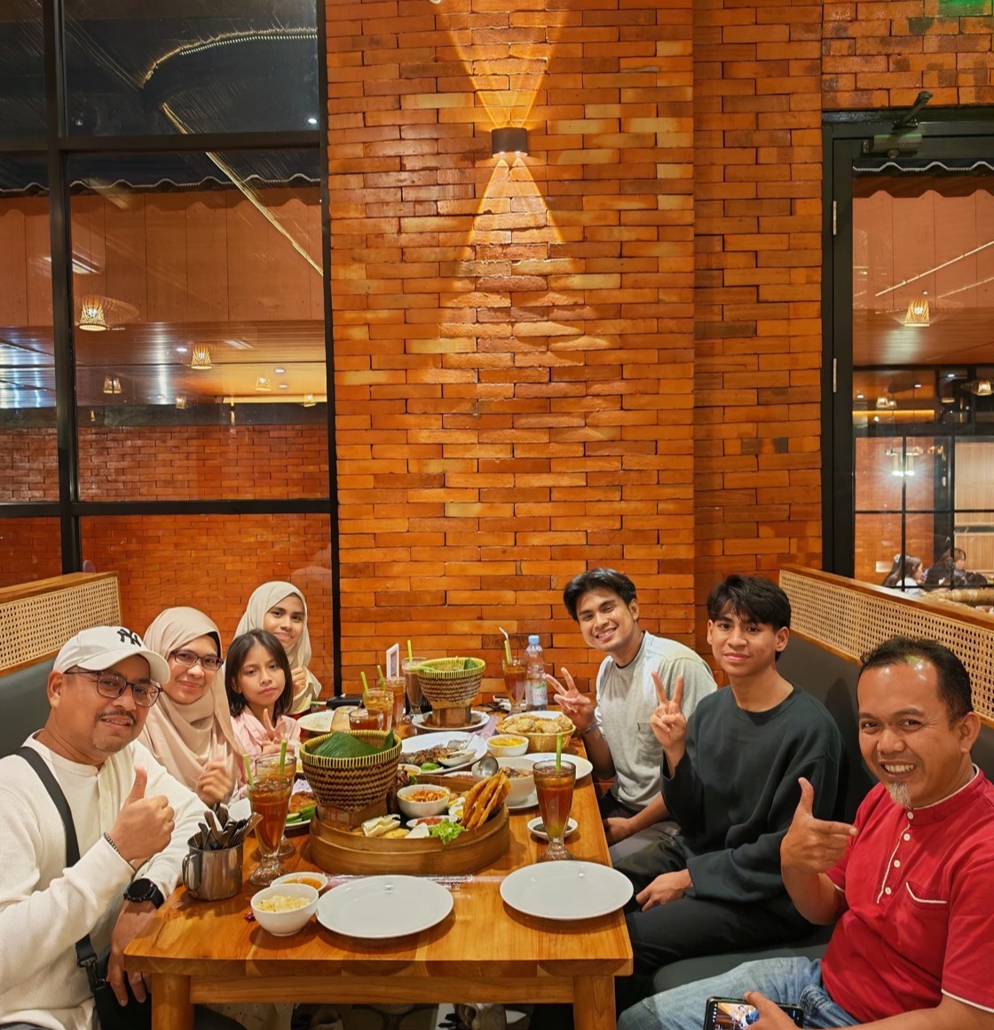 Momen traveler saat trip bersama kami